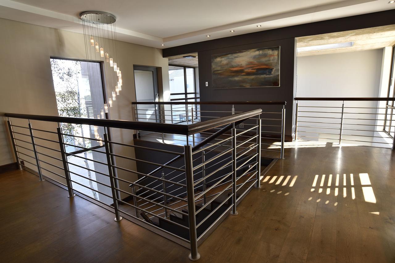 Tredenham Boutique Hotel Блоемфонтейн Екстериор снимка Stainless steel handrail